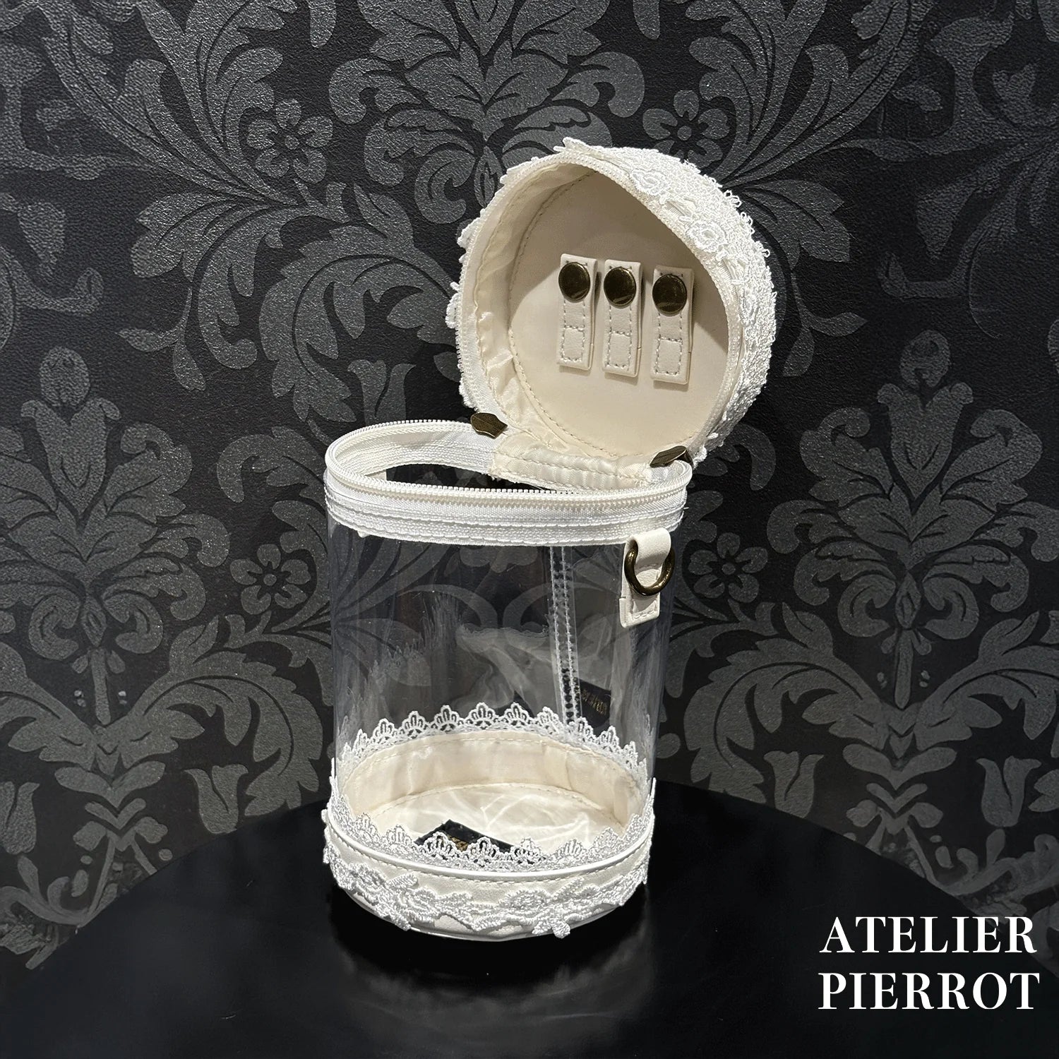 J-store-online_AtePie_throne_doll_pouch