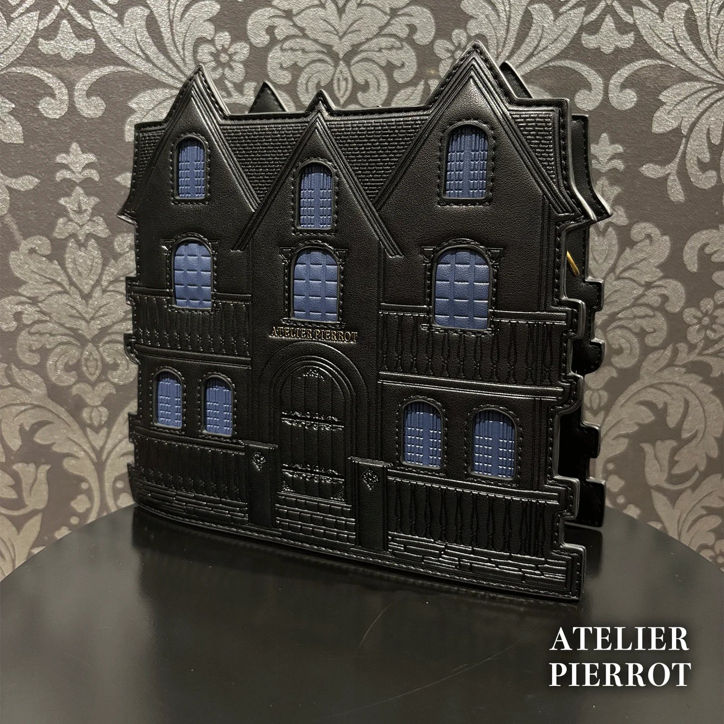 j-store-online_AtePie_Haunted_house_pouchette