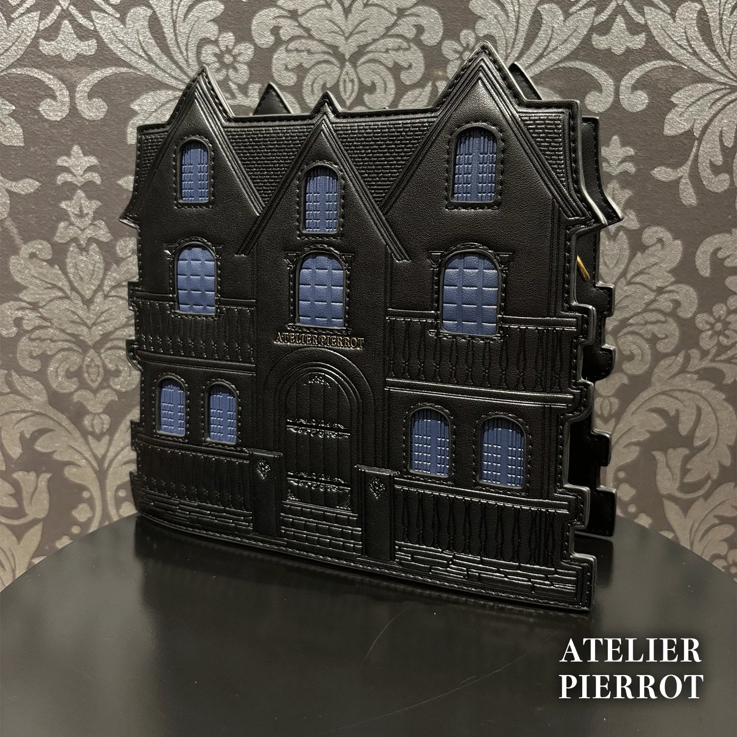 j-store-online_AtePie_Haunted_house_pouchette